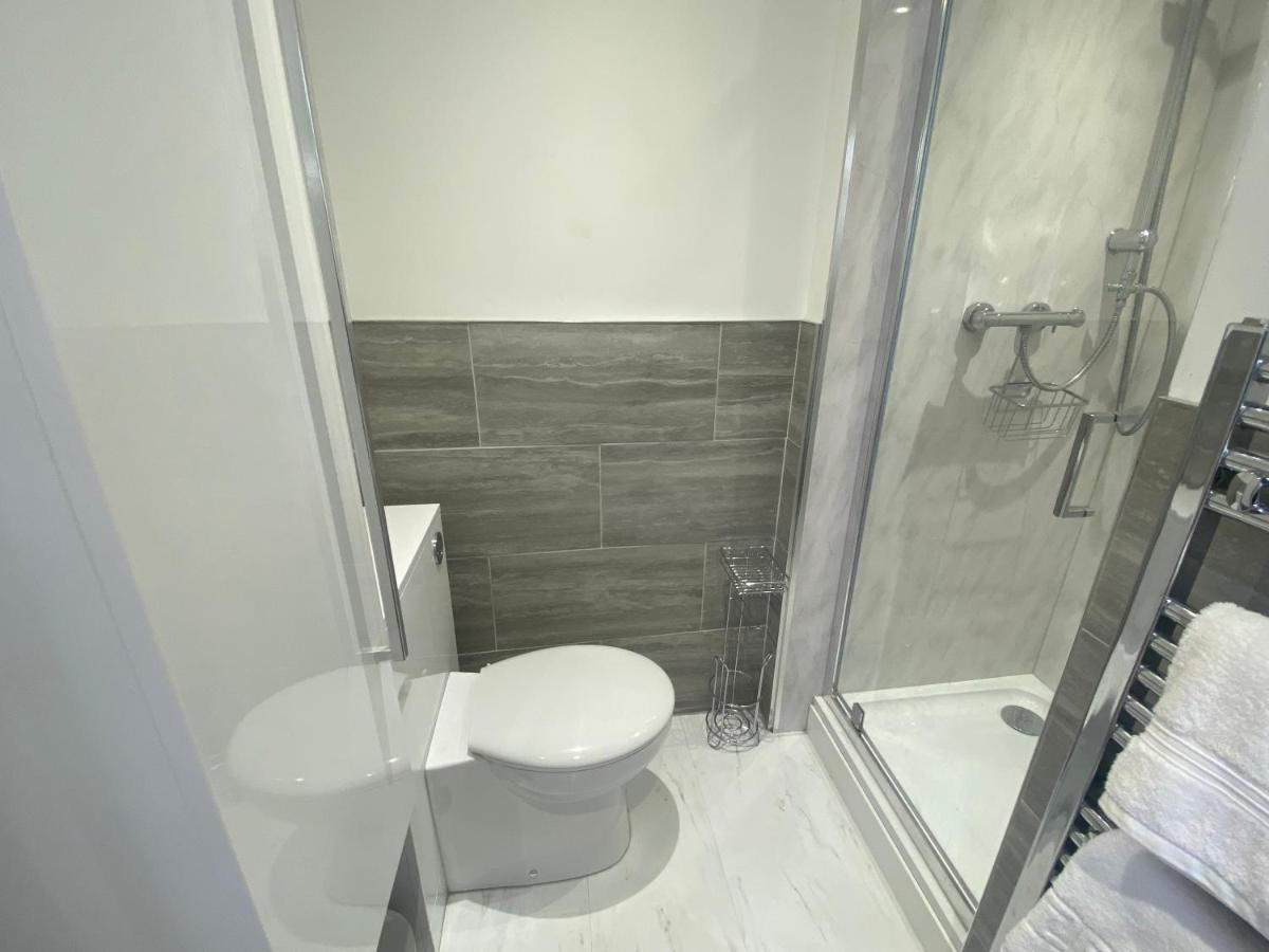 The Lily Pad Near Poole Dorset Self Contained Private Entrance And Free Parking Hotel Corfe Mullen Luaran gambar