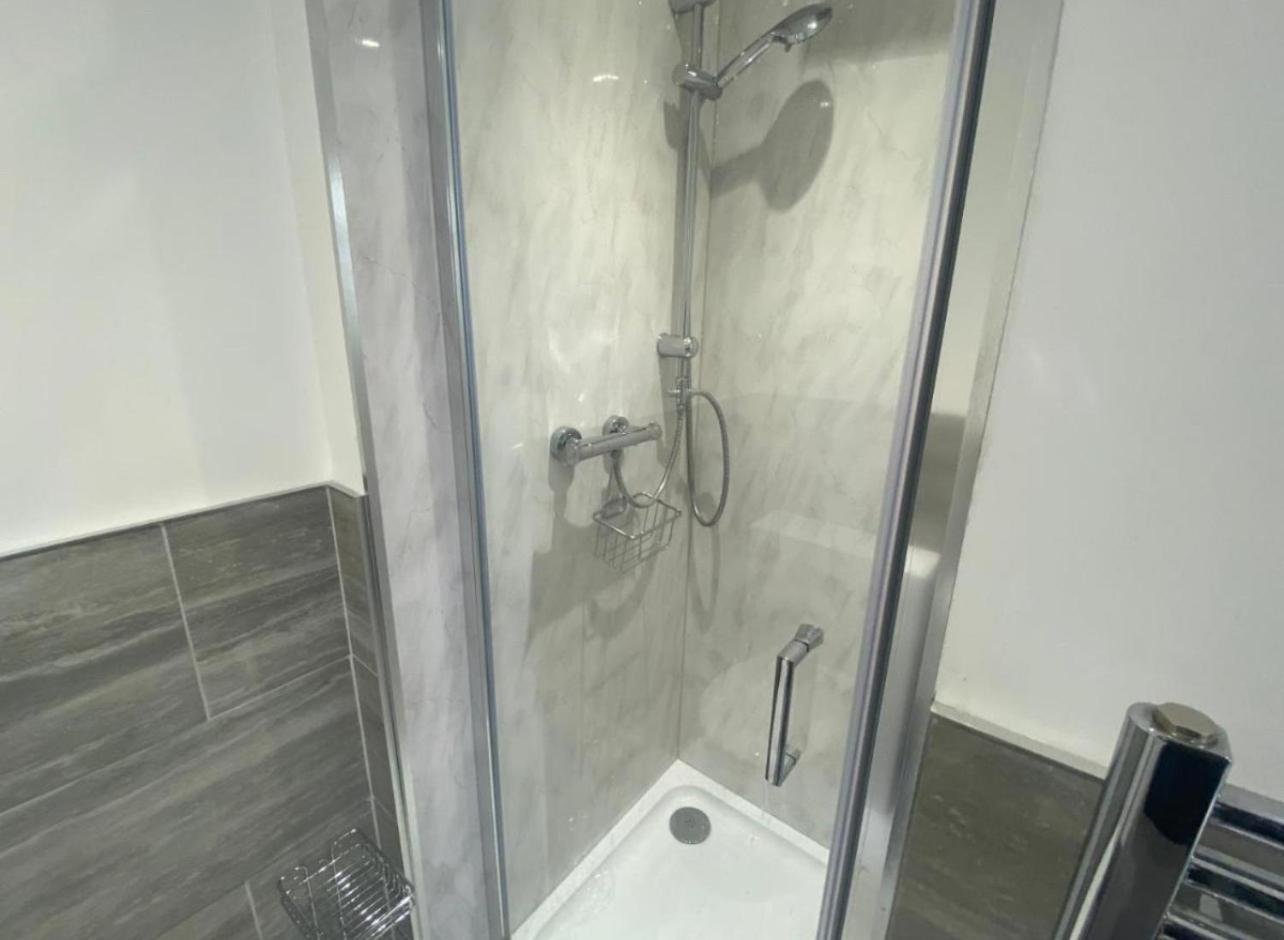 The Lily Pad Near Poole Dorset Self Contained Private Entrance And Free Parking Hotel Corfe Mullen Luaran gambar